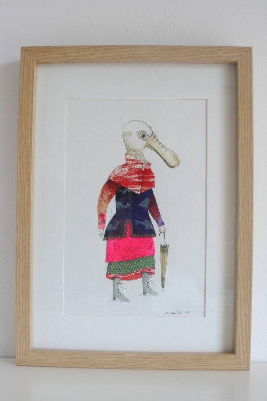 Oiseau costumé n°3, cadre bois format A4 (280 euros)