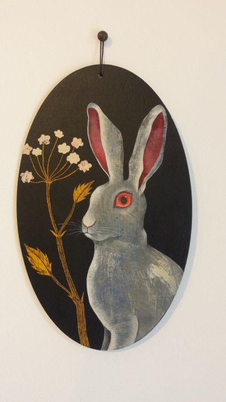 VH4 - Lièvre surpris (acrylique, crayon et collage sur bois (vernis mat) - format 13x21 cm, 190 euros)